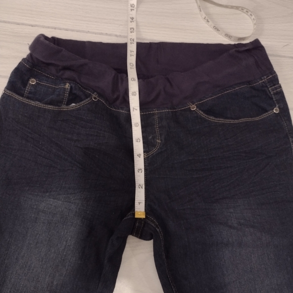 Oh Mamma Crop Maternity Jeans size large. - Picture 3 of 7